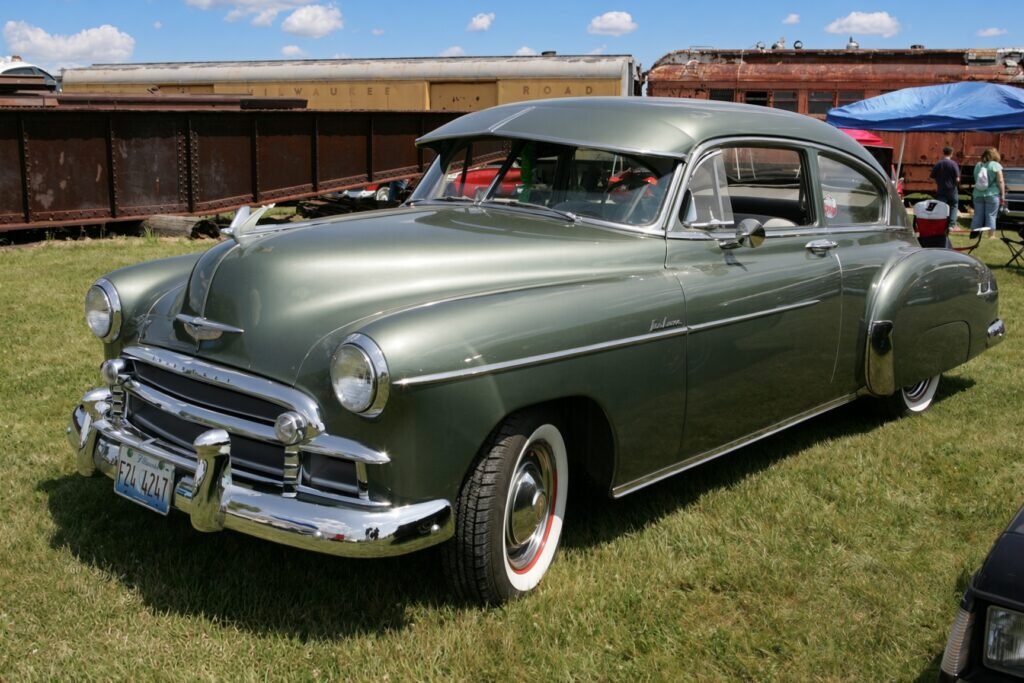 1949-52 Chevrolet Pontiac Solid Windscreen Sun visors
