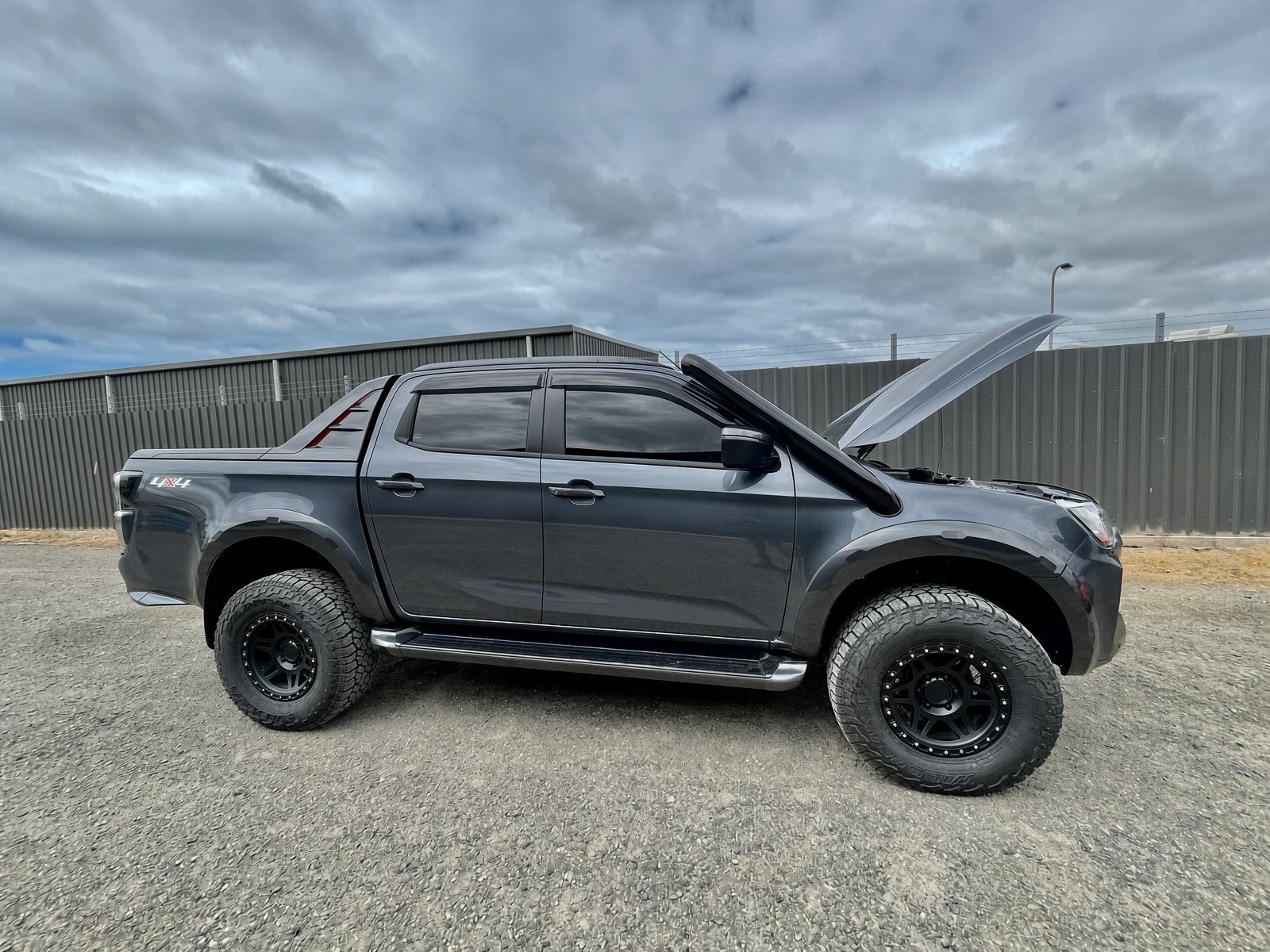 Isuzu D-MAX 21+ Short Entry Snorkel