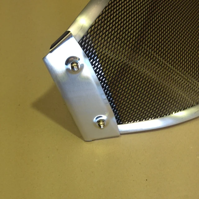 Solid vs Mesh Windscreen Sunvisors: Which Is Right for Your Vehicle?